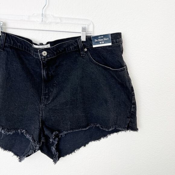 [Abercrombie & Fitch] Black High Rise Curve Love The Mom Short Raw Hem NWT Sz 22 - Picture 4 of 11